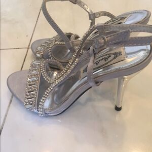 High heals party sandals size 6